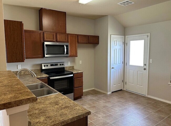 Foto del edificio - 14734 S Hickory St