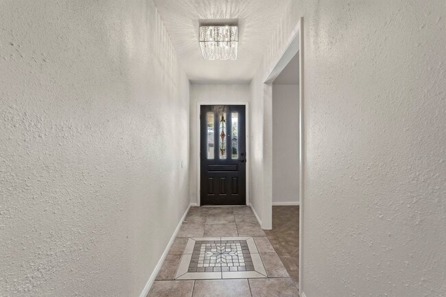 Foto del edificio - 2518 Henderson Ln