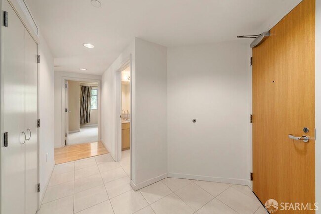 Foto del edificio - 355 1st St