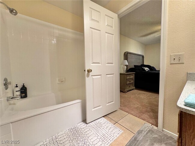 Foto del edificio - 5576 W Rochelle Ave.