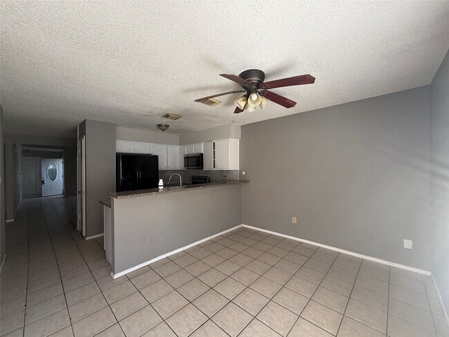 Foto del edificio - 8498 Dairy View Ln