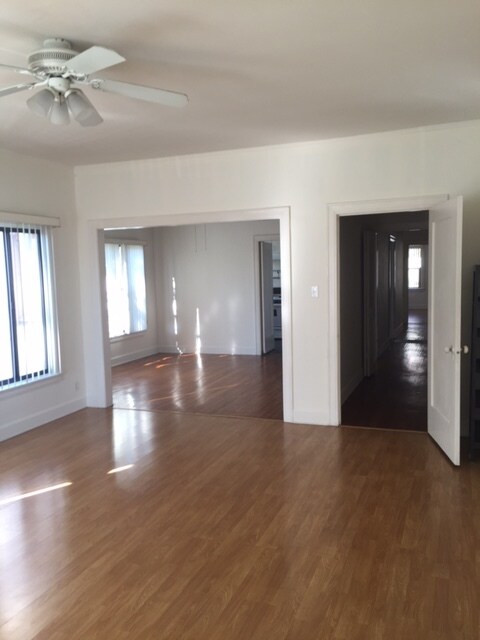 Foto del edificio - 5911 Carlton Way