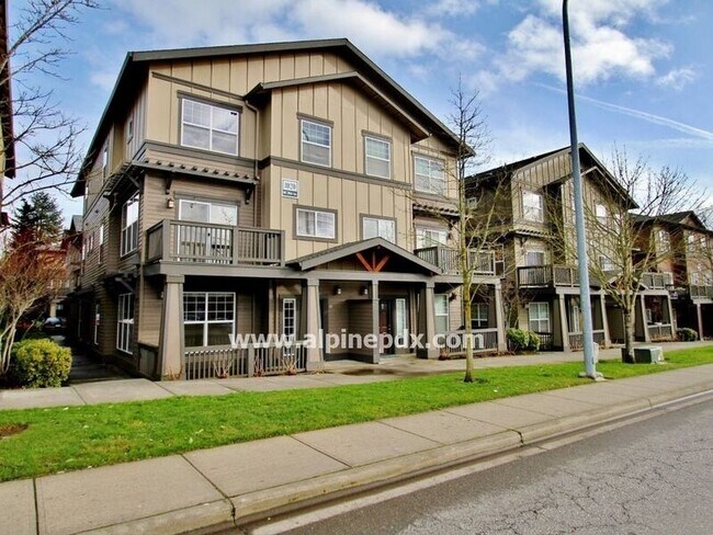 Building Photo - 1020 SW 170th Ave