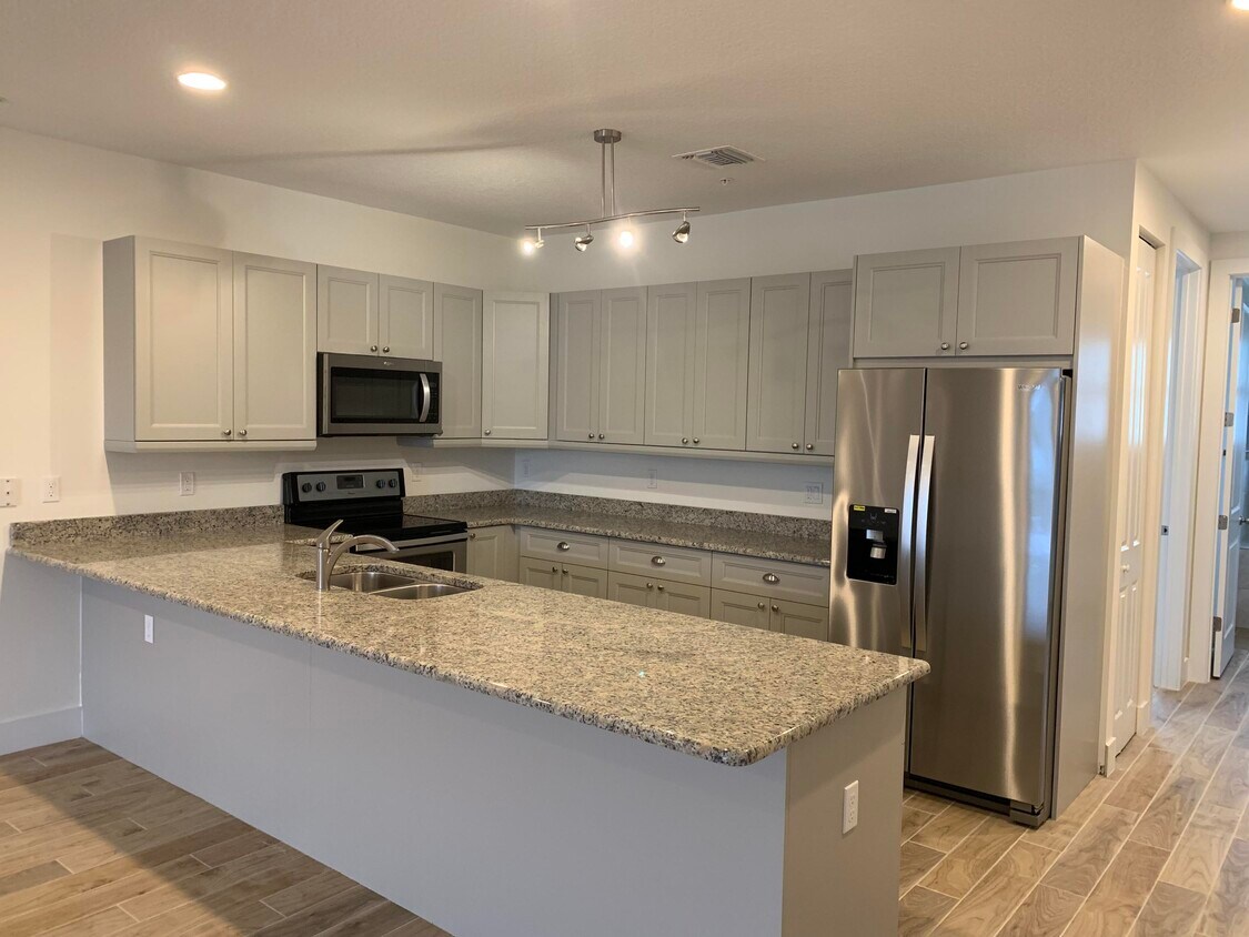 200 Hypoluxo Rd Unit 217, Lantana, FL 33462 Room for Rent in Lantana, FL