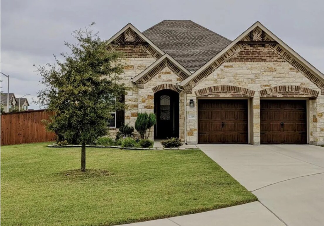 Primary Photo - 2229 Valley Oaks Cv