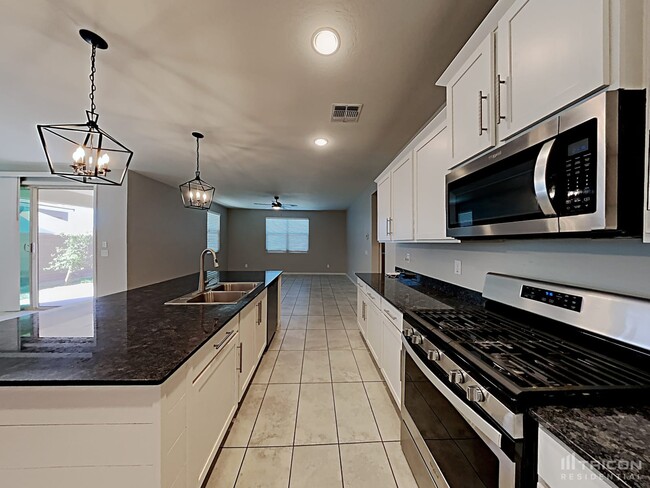 Building Photo - 37238 N Big Bend Road San Tan Valley AZ