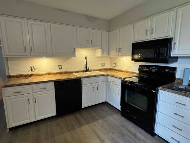 Photo - 1149 Navaho Dr House