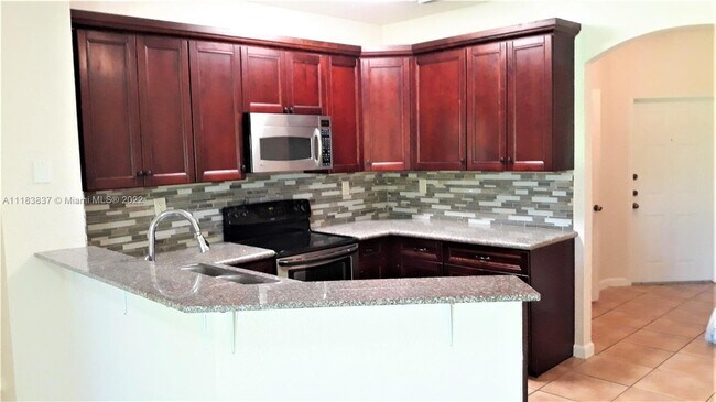 Foto del edificio - 6526 Catalina Ln