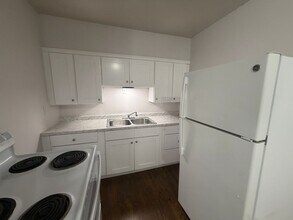 Building Photo - 421 Poplar Level Ct