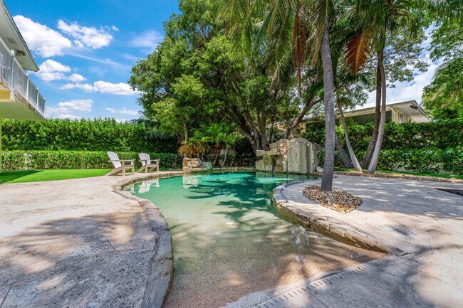 Foto del edificio - 235 W Seaview Cir
