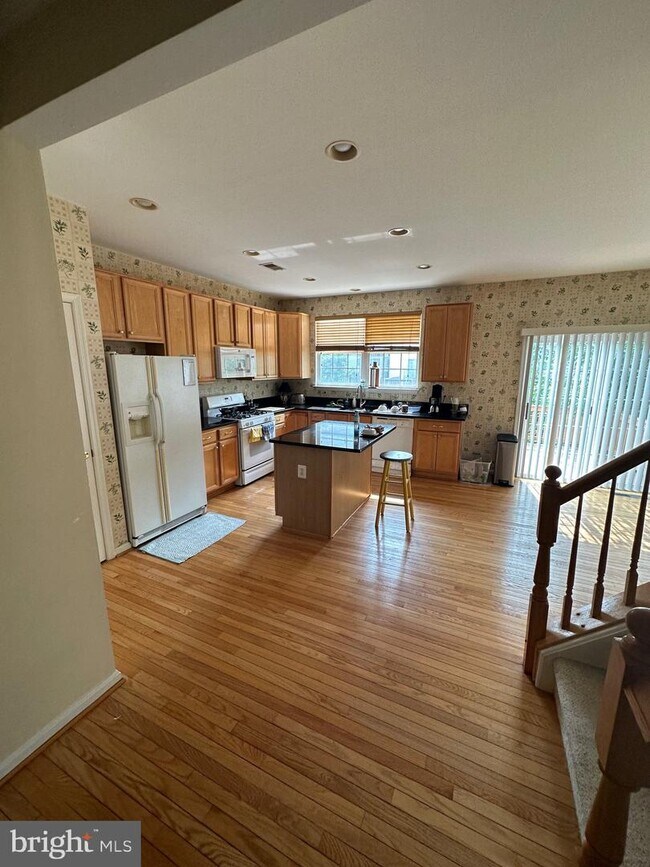 Building Photo - 21787 Oakville Terrace