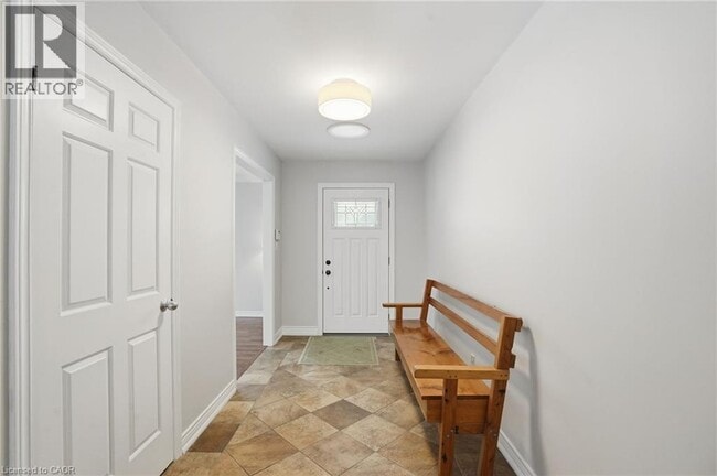 Building Photo - 11 Mays Crescent