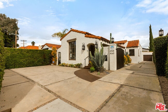 Foto del edificio - 460-460 N Alfred St