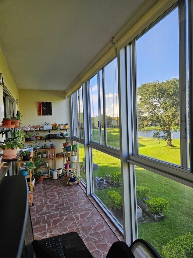 Foto principal - 551 SW 135th Ave
