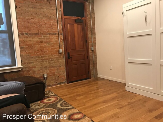 Building Photo - 1 br, 1 bath House - 26 East 14th Street S...