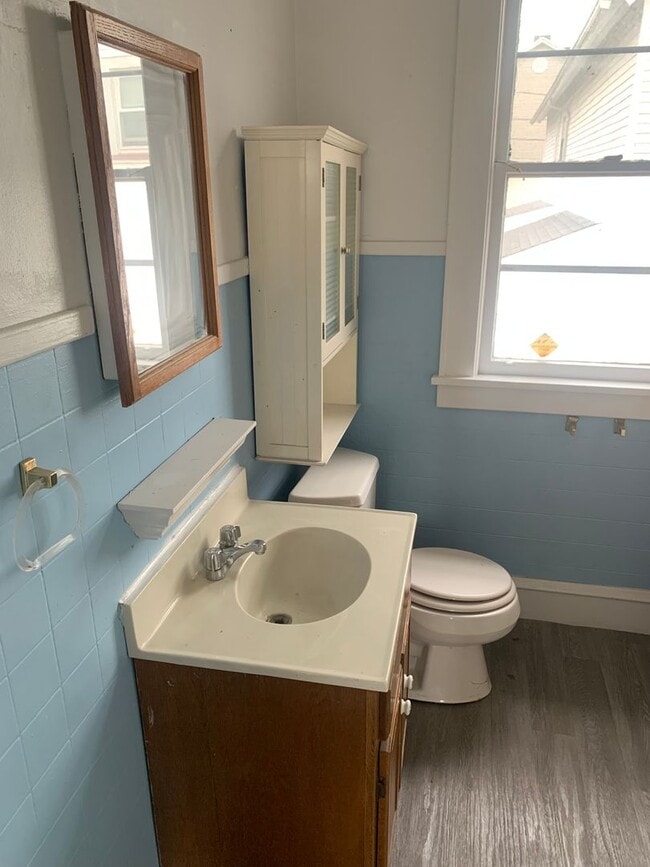 Building Photo - 511 E Elm St