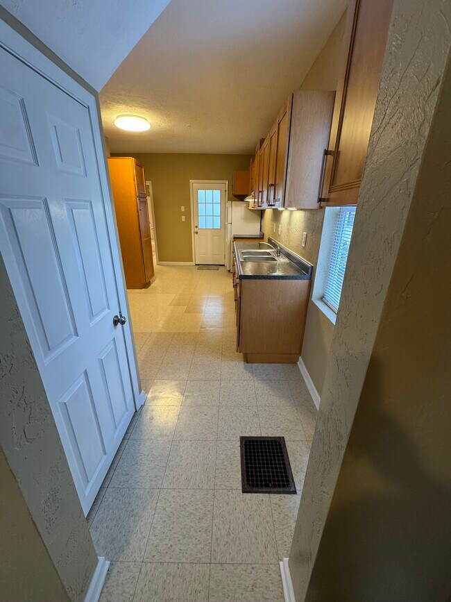 Foto del edificio - 114 W Berkeley St