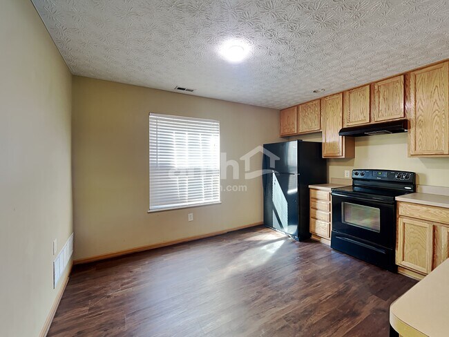 Foto del edificio - 2023 Friston Blvd