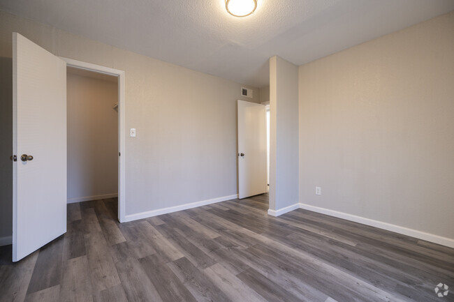 1BR, 1BA - 45 m2 - Dormitorio - Willowbend Apartments