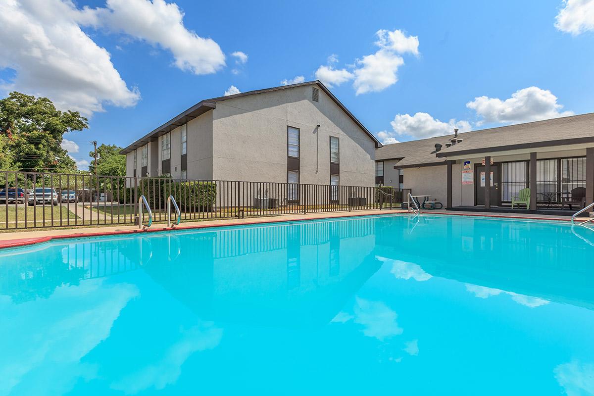 Swimming Pool - 230 Goliad Rd