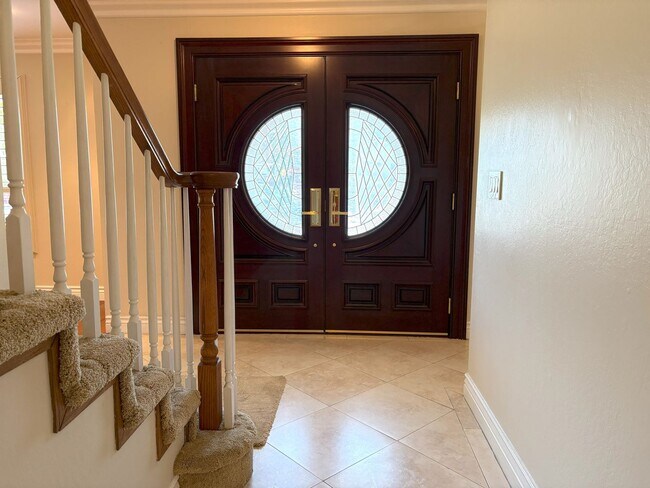 Building Photo - Spacious 4-Bedroom + Office Home in Prime ...