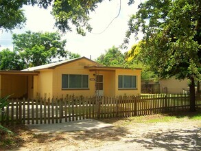 Building Photo - 1615 Crocker Ave