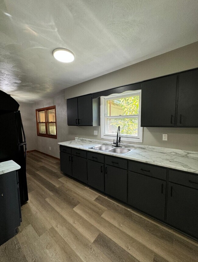 Foto del edificio - 24207 Jefferson Center St