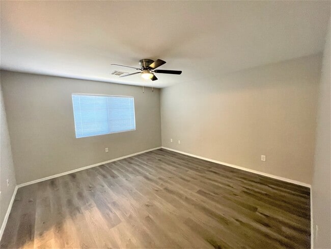 Building Photo - 1551 E Betsy Lane Unit C