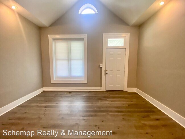 Foto del edificio - 2 br, 1.5 bath House - 2114 W. Burnett Ave