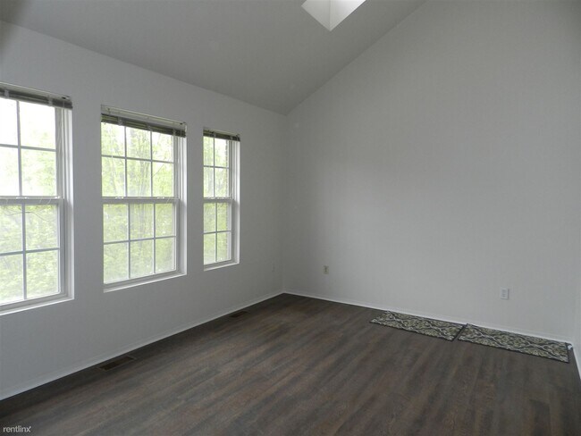 Building Photo - 3 br, 3 bath Condo - 23379 Grayson Dr