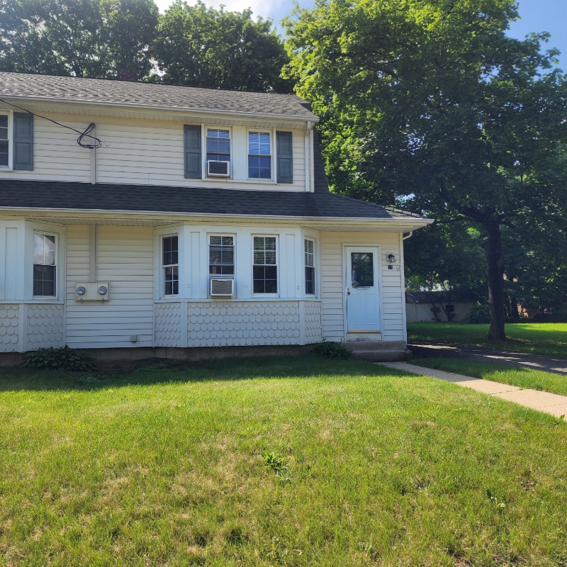 Primary Photo - 17 Chase Dr