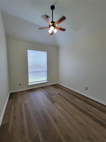 Building Photo - 3153 Kings Canyon Dr
