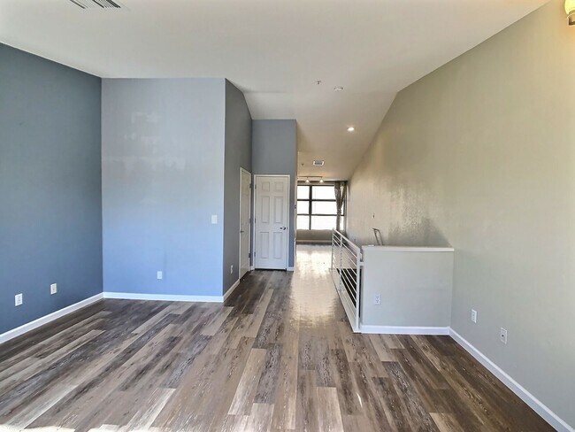 Building Photo - Spacious Multi-Level 1 Bedroom at Ryland Mews