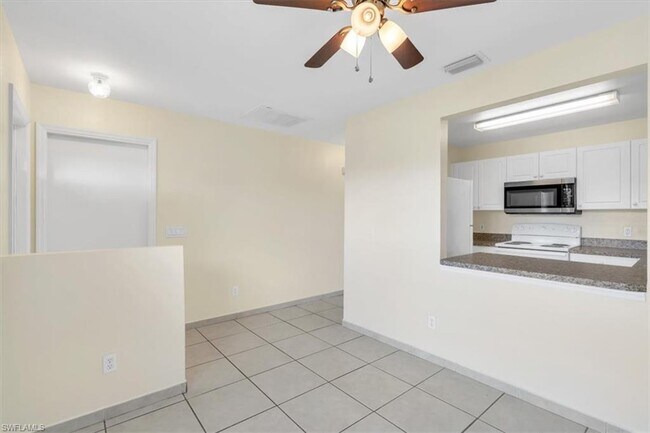 Foto del edificio - 3627-3629 SE 9th Pl