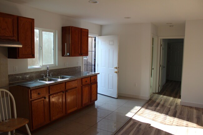Foto del edificio - 8157 Cantaloupe Ave