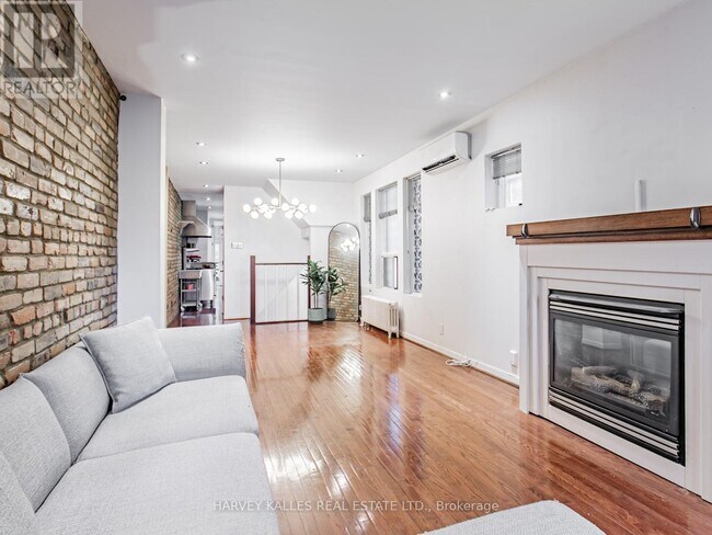 Photo du bâtiment - 490 Montrose Ave