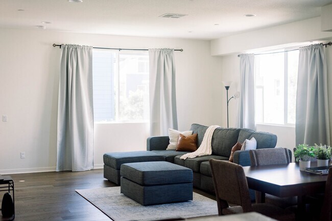 Foto del edificio - 5772 Acacia Ln