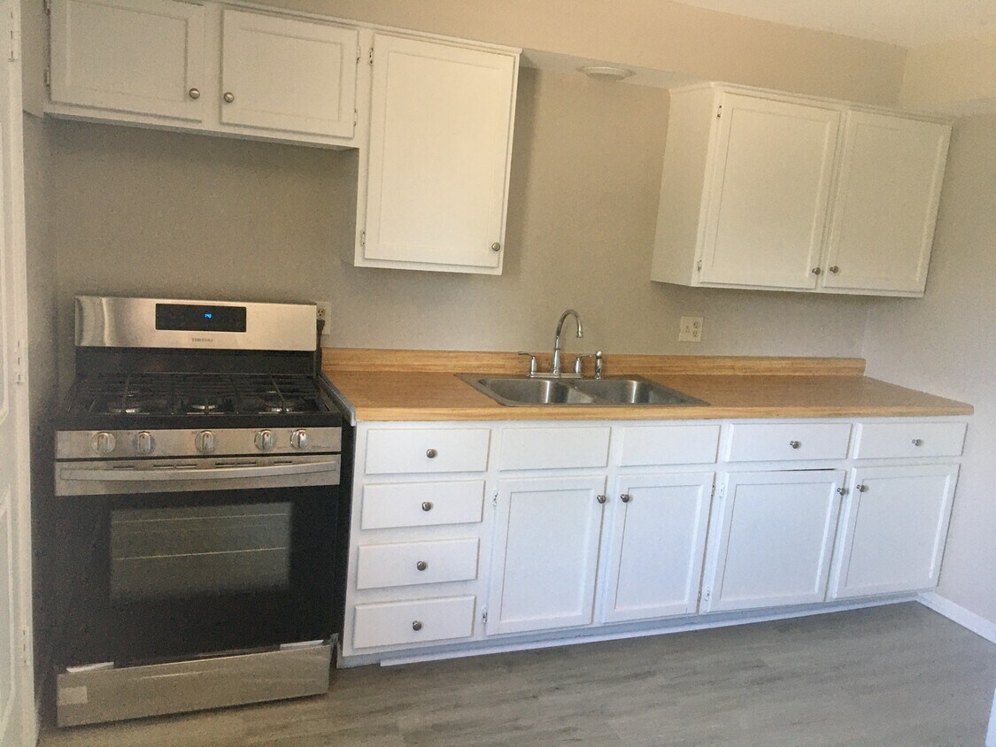 Primary Photo - 6323 North 77th Street, Unit 3