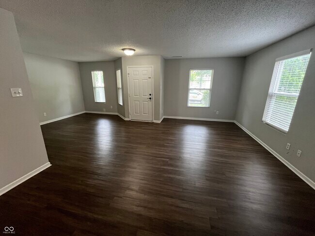 Foto del edificio - 14235 Clapboard Dr