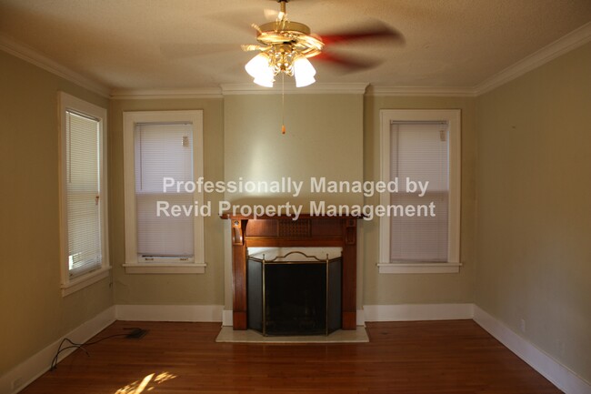 Foto del edificio - 1818 Forrest Ave
