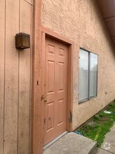 Building Photo - 121 Universe Ave