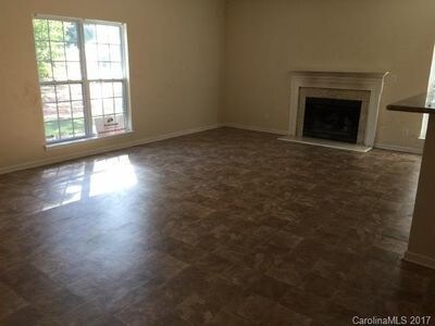 Foto principal - 8212 Pine Oak Rd