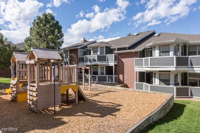 Foto del edificio - 8305 Harvest Ln