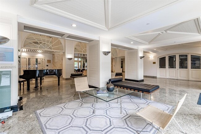 Foto del edificio - 780 NE 69th St