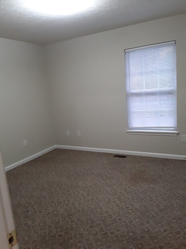 Building Photo - 1115 Regency Way