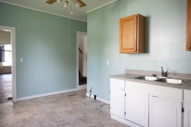 Building Photo - 273 Avondale Ave