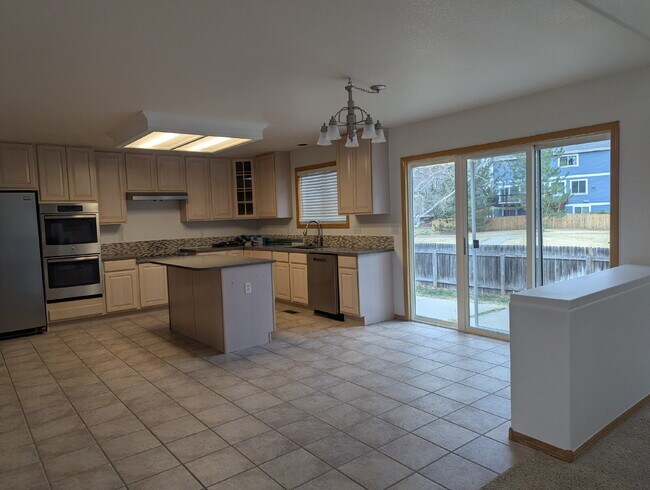 Foto del edificio - COMING SOON!! Beautifully Updated Home in Highly Desirable Clover Creek – Backing to Open Space a...