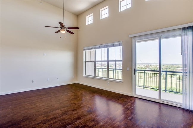 Building Photo - 609 Cabral Cir
