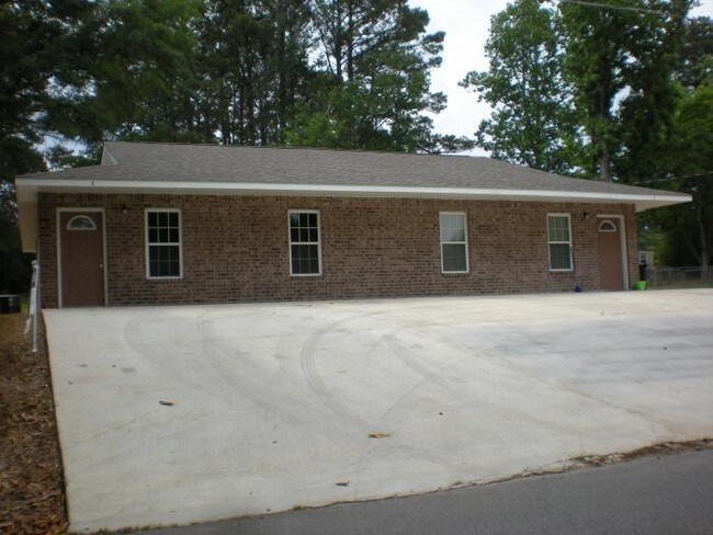 Front - 1208 S 10th St