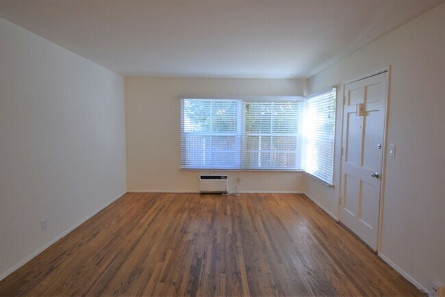 Foto del edificio - 11645 Moorpark St